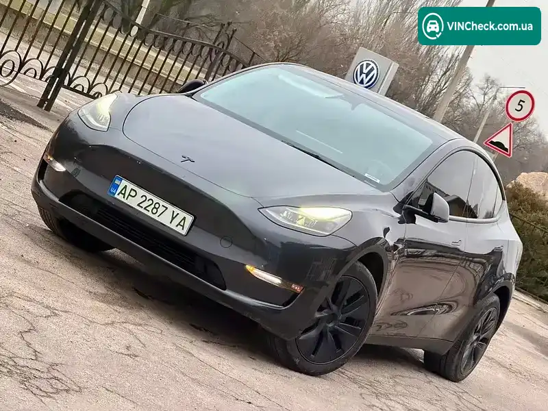 Tesla Model Y 2024, фото з оголошення 2 з 21, VIN 7SAYGDEE6RF114810