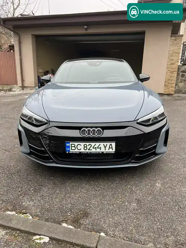 Audi e-tron GT 2021, фото з оголошення 2 з 21, VIN WAUEJBFW7N7001524