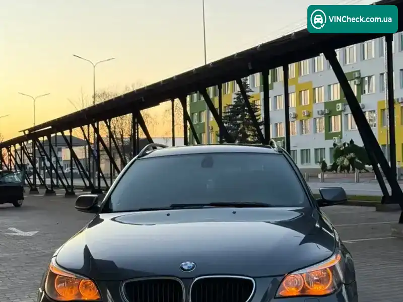 BMW 5 Series 2004, фото з оголошення 2 з 21, VIN WBANJ51040B427035