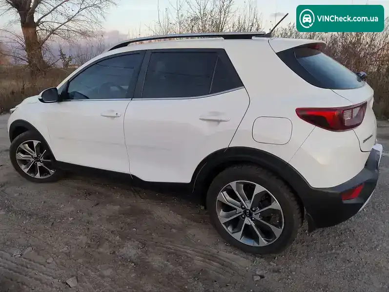 Kia Stonic 2018, фото з оголошення 2 з 17, VIN KNAD6814JA6107866