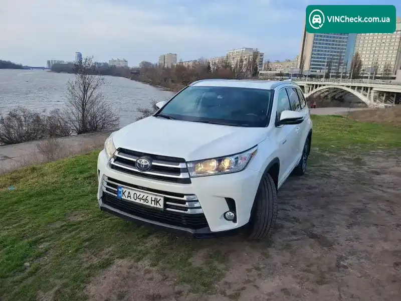 Toyota Highlander 2018, фото з оголошення 2 з 20, VIN 5TDJGRFH8JS043890