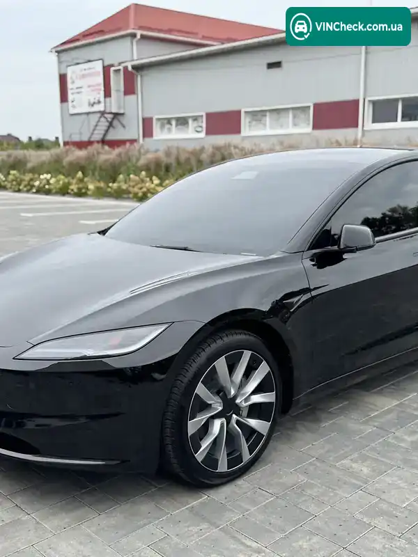 Tesla Model 3 2024, фото з оголошення 2 з 20, VIN 5YJ3E1EA0RF752477