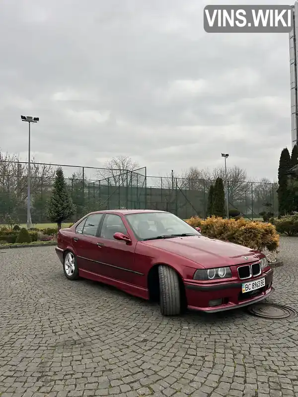 BMW 3 Series 1993, фото з оголошення 2 з 12, VIN WBACB11010FC53109