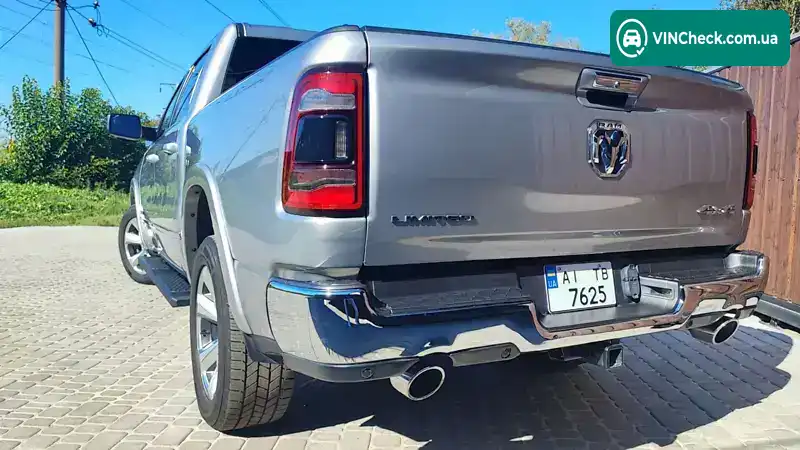 Ram 1500 2021, фото з оголошення 2 з 21, VIN 1C6SRFHM8MN742395