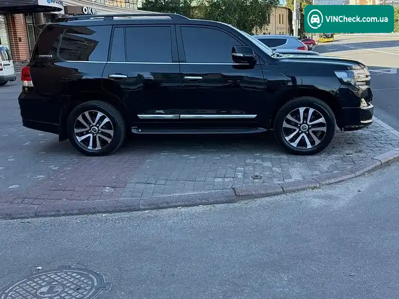 Toyota Land Cruiser 2019, фото з оголошення 1 з 17, VIN JTMCV02J504288773