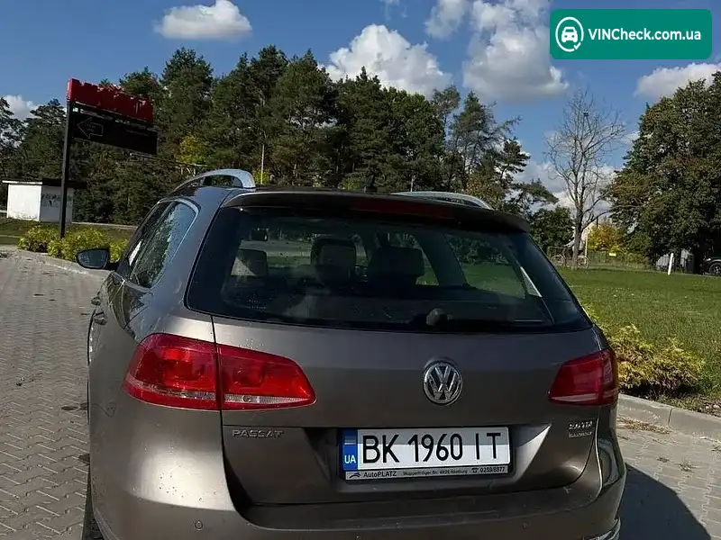 Volkswagen Passat 2010, фото з оголошення 2 з 14, VIN WVWZZZ3CZBE318466