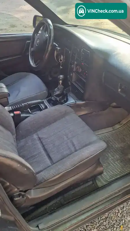 Opel Omega 1991, фото з оголошення 2 з 9, VIN W0L000018N1103580