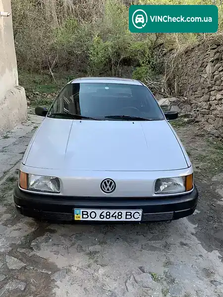 Volkswagen Passat 1988, фото з оголошення 1 з 11, VIN WVWZZZ31ZKE005567