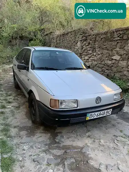 Volkswagen Passat 1988, фото з оголошення 2 з 11, VIN WVWZZZ31ZKE005567
