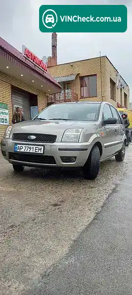 Ford Fusion 2003, фото з оголошення, VIN WF0UXXGAJU3P48207