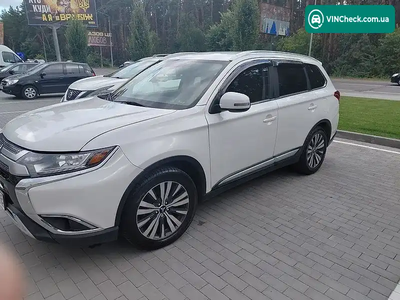 Mitsubishi Outlander 2019, фото з оголошення 1 з 20, VIN JA4AD3A37KZ036831