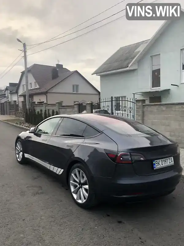 Tesla Model 3 2018, фото з оголошення 2 з 21, VIN 5YJ3E1EB8JF132490