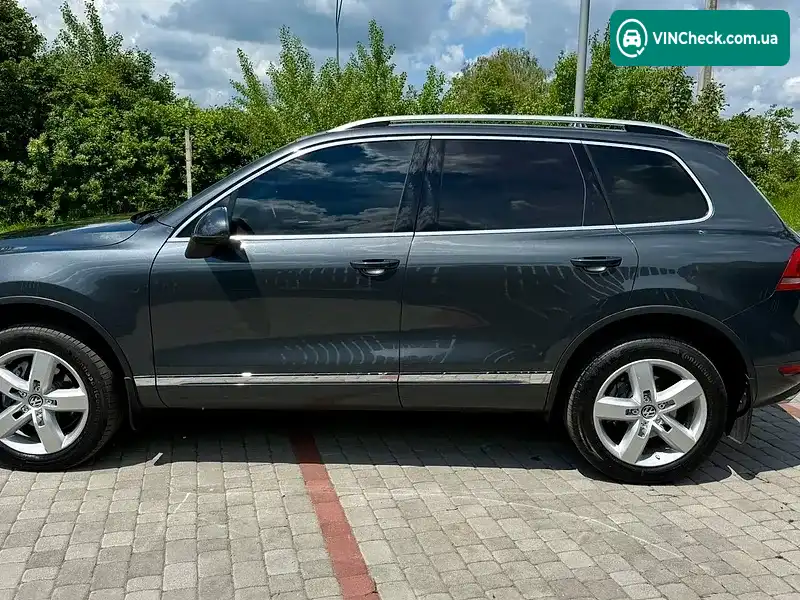 Volkswagen Touareg 2013, фото з оголошення 2 з 20, VIN WVGZZZ7PZED028142