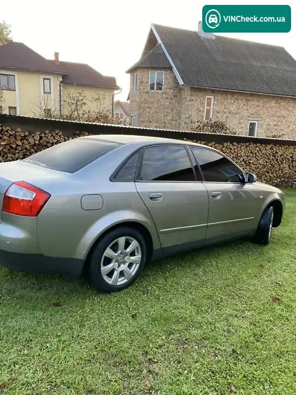 Audi A4 2002, фото з оголошення 1 з 4, VIN WAUZZZ8E72A189225