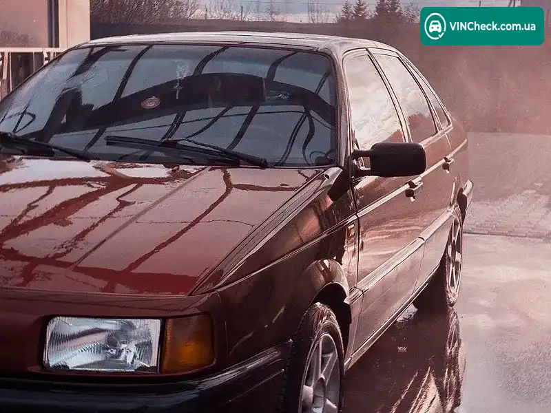 Volkswagen Passat 1992, фото з оголошення 2 з 3, VIN WVWZZZ31ZNB323028
