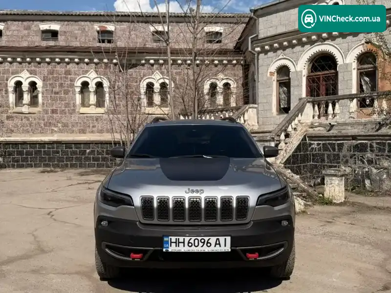 Jeep Cherokee 2021, фото з оголошення 2 з 10, VIN 1C4PJMBX7MD216519