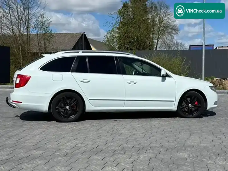 Skoda Superb 2011, фото з оголошення 2 з 21, VIN TMBJF93T2C9022885