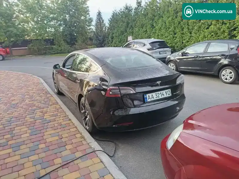 Tesla Model 3 2019, фото з оголошення 2 з 12, VIN 5YJ3E1EB2KF197062