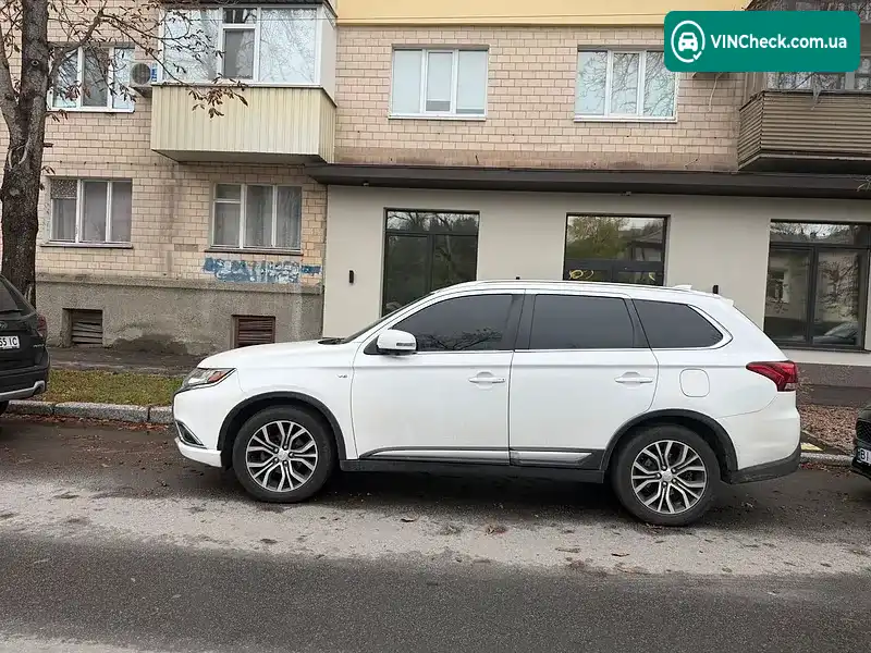 Mitsubishi Outlander 2017, фото з оголошення 1 з 11, VIN JA4JZ4AX7JZ036241