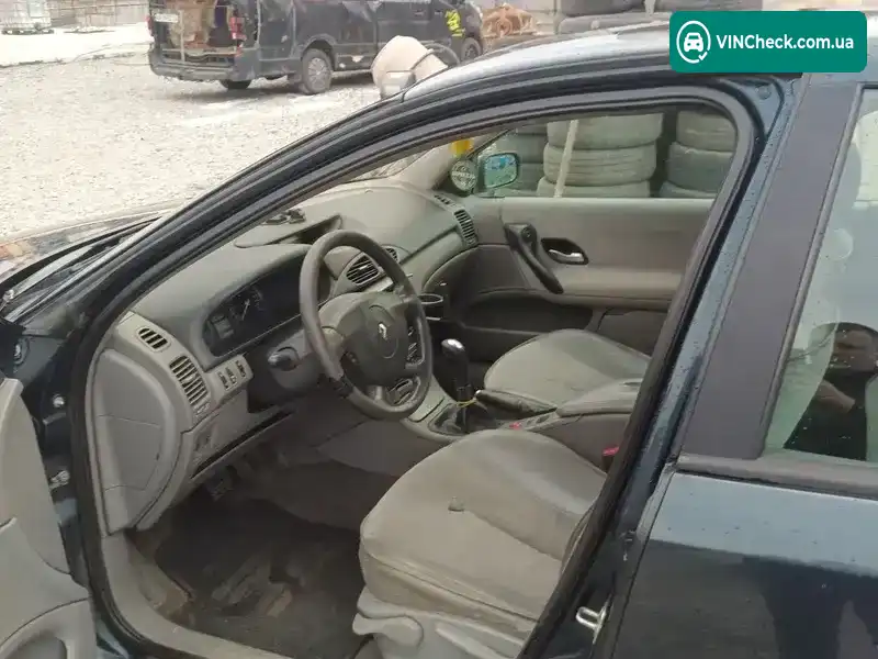 Renault Laguna 2002, фото з оголошення 2 з 16, VIN VF1BG0J0A27263746