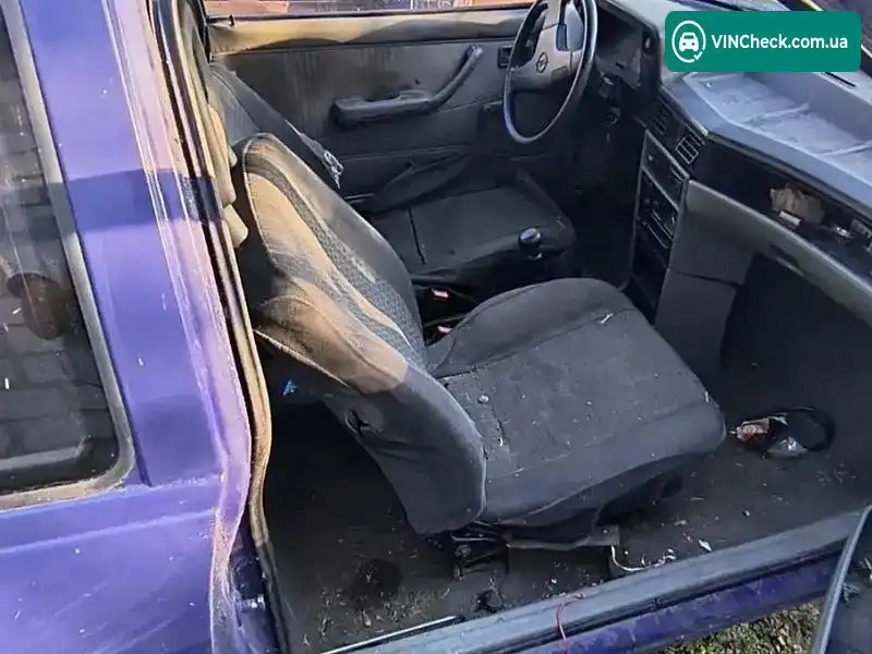 Opel Kadett 1988, фото з оголошення 1 з 8, VIN W0L000033J5362765