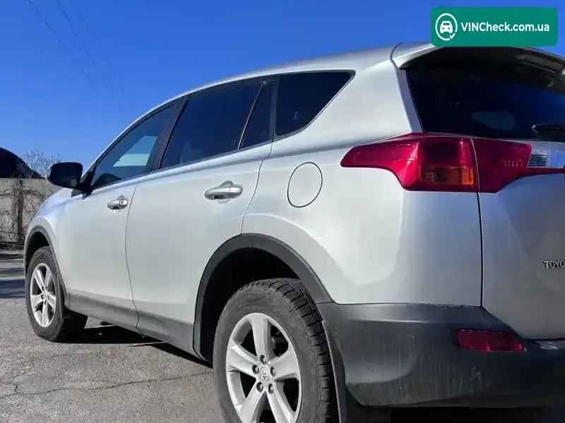Toyota RAV4 2013, фото з оголошення 2 з 11, VIN JTMDAREV70D021797