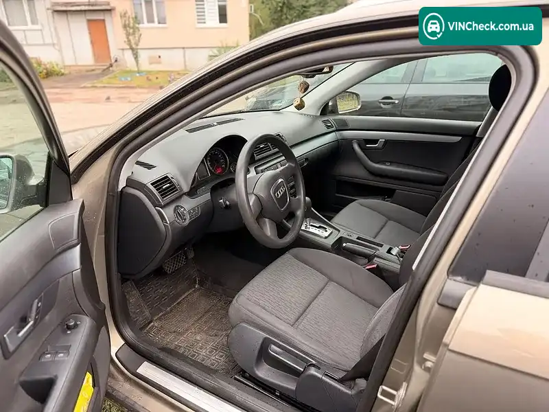 Audi A4 2004, фото з оголошення 2 з 17, VIN WAUZZZ8E45A426483