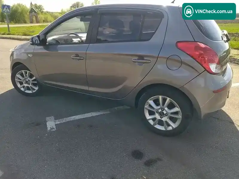 Hyundai i20 2014, фото з оголошення 2 з 10, VIN MALBA51RAEM619903