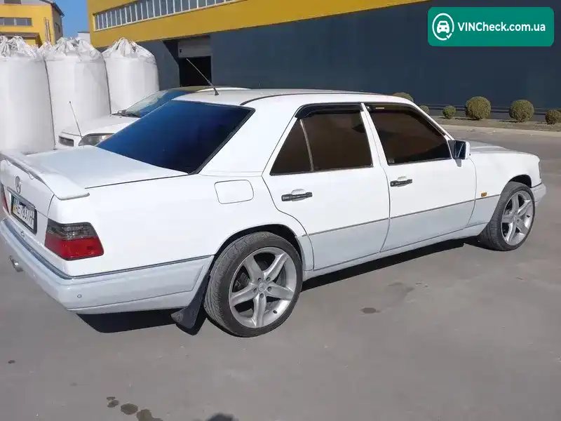 Mercedes-Benz E-Class 1992, фото з оголошення 1 з 11, VIN WDB1242301B599086