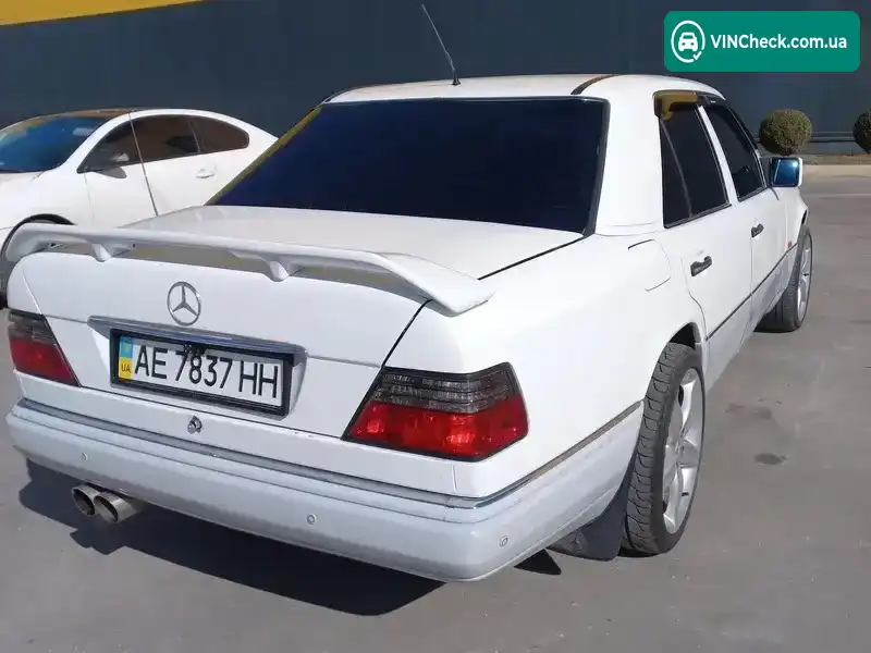 Mercedes-Benz E-Class 1992, фото з оголошення 2 з 11, VIN WDB1242301B599086