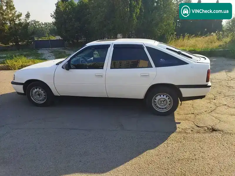 Opel Vectra 1989, фото з оголошення 1 з 18, VIN W0L000089K5040332