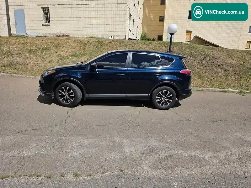 Toyota RAV4 2017, фото з оголошення 1 з 9, VIN JTMBFREV4HJ170366