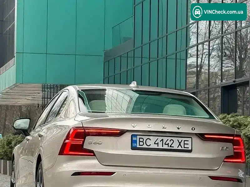 Volvo S60 2023, фото з оголошення 1 з 20, VIN 7JRL12FK3RG306873
