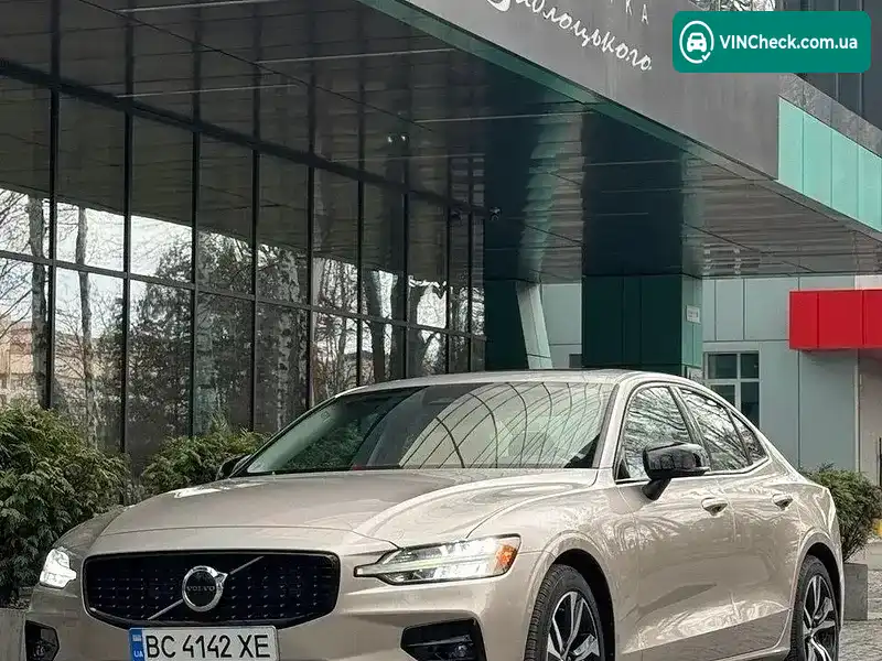 Volvo S60 2023, фото з оголошення 2 з 20, VIN 7JRL12FK3RG306873