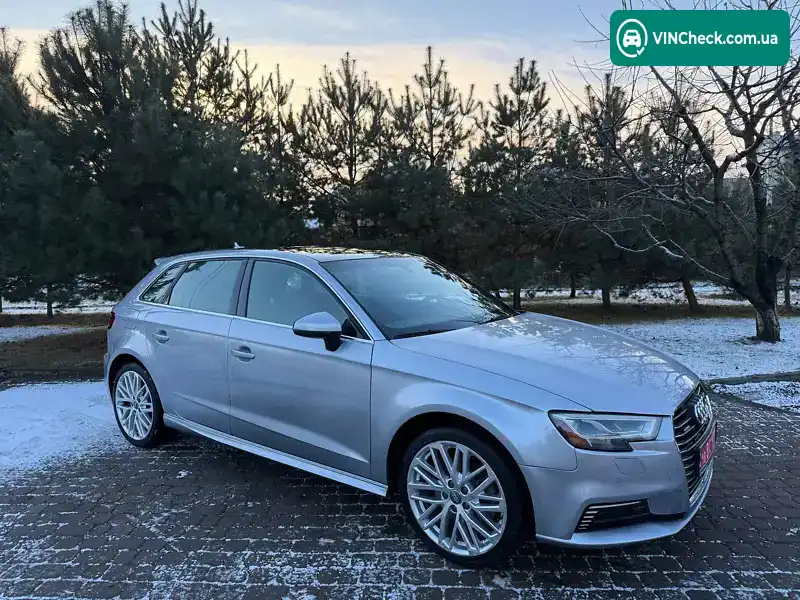 Audi A3 2018, фото з оголошення 1 з 11, VIN WAUTPBFF9JA080147