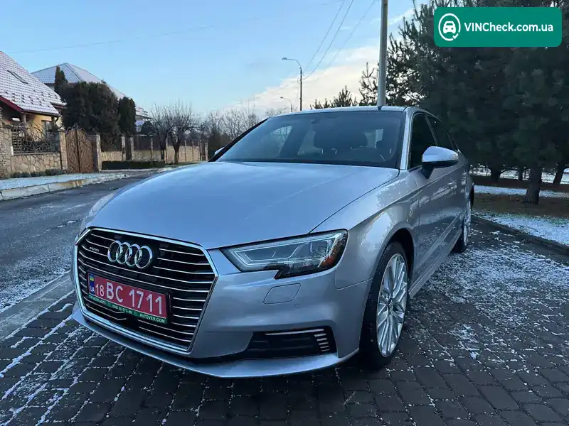Audi A3 2018, фото з оголошення 2 з 11, VIN WAUTPBFF9JA080147