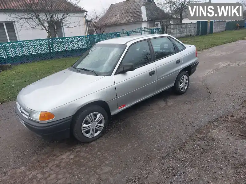 Opel Astra 1993, фото з оголошення 2 з 11, VIN W0L000057P5040456