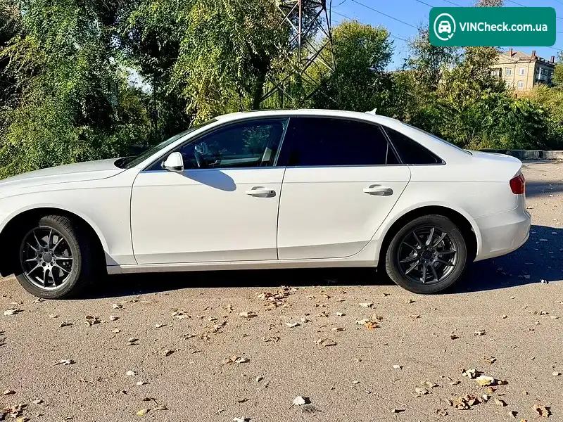 Audi A4 2013, фото з оголошення 2 з 15, VIN WAUAFAFL2DN042928