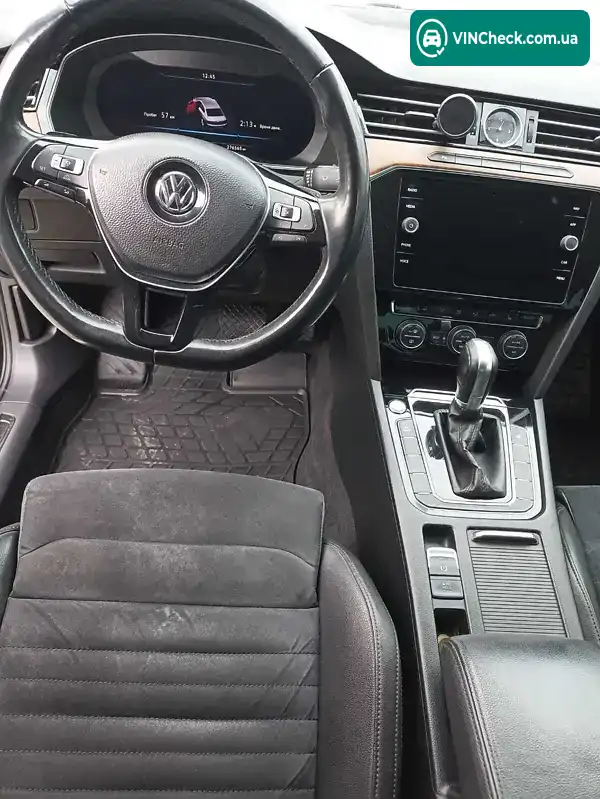 Volkswagen Passat 2018, фото з оголошення 1 з 5, VIN WVWZZZ3CZJE125779