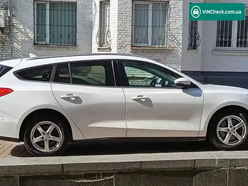 Ford Focus 2018, фото з оголошення 1 з 18, VIN WF0PXXGCHPJG12901