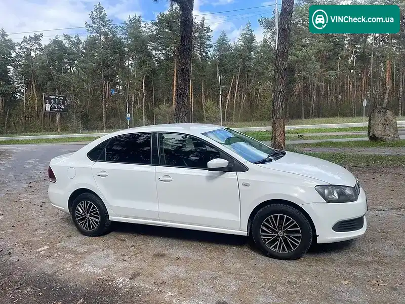 Volkswagen Polo 2012, фото з оголошення 2 з 17, VIN XW8ZZZ61ZDG033983