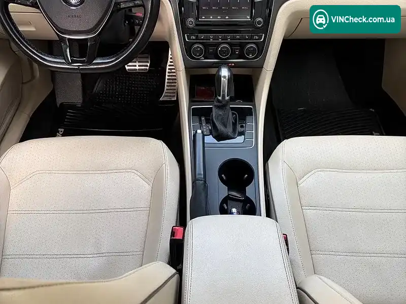 Volkswagen Passat 2017, фото з оголошення 1 з 4, VIN 1VWAA7A38JC008296