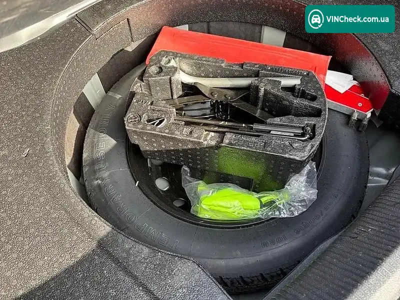 Volkswagen Passat 2017, фото з оголошення 2 з 4, VIN 1VWAA7A38JC008296