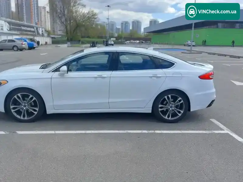 Ford Fusion 2019, фото з оголошення 2 з 18, VIN 3FA6P0K90LR152971