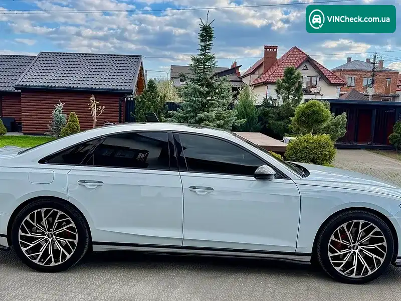 Audi A8 2018, фото з оголошення 2 з 20, VIN WAUZZZF84JN007906