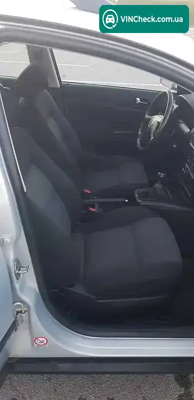 Volkswagen Passat 2000, фото з оголошення 2 з 12, VIN WVWZZZ3BZYE314141