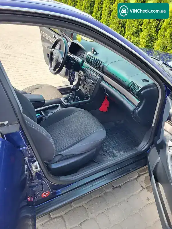 Audi A4 1997, фото з оголошення 2 з 17, VIN WAUZZZ8DZWA035871