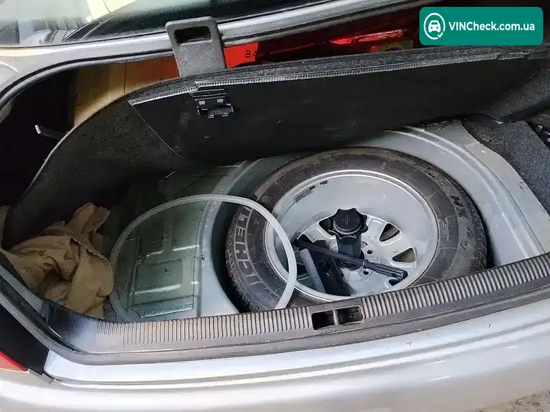 Audi A4 1998, фото з оголошення 1 з 12, VIN WAUZZZ8DZWA195889