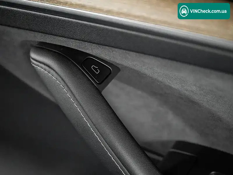 Tesla Model Y 2023, фото з оголошення 1 з 20, VIN 7SAYGDEE8PA105892