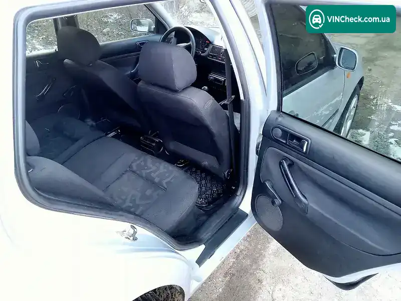 Volkswagen Golf 1998, фото з оголошення 1 з 12, VIN WVWZZZ1JZXP019413